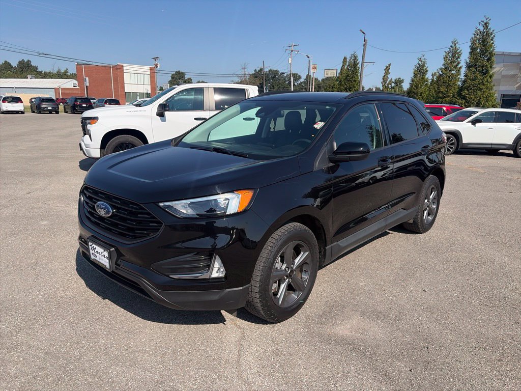 Used 2024 Ford Edge SEL w/ Sport Appearance Package AWD/4WD image 2