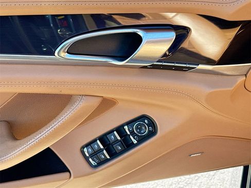 Used 2011 Porsche Panamera 4S image 19