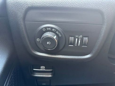 New 2025 Jeep Grand Cherokee Limited w/ Black Appearance Package image 32