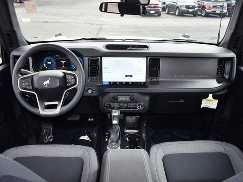 New 2025 Ford Bronco 4-Door image 4