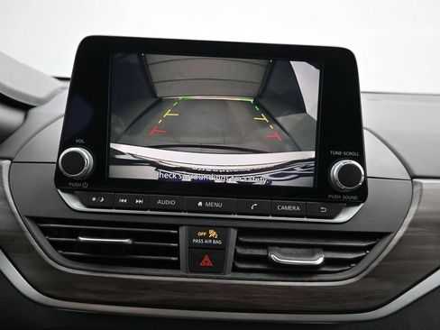 Certified 2025 Nissan Altima 2.5 SV FWD image 18