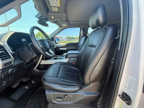 Used 2018 Ford F150 Lariat w/ Equipment Group 502A Luxury AWD/4WD image 12