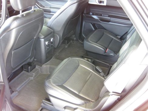 Used 2020 Ford Explorer Limited image 25