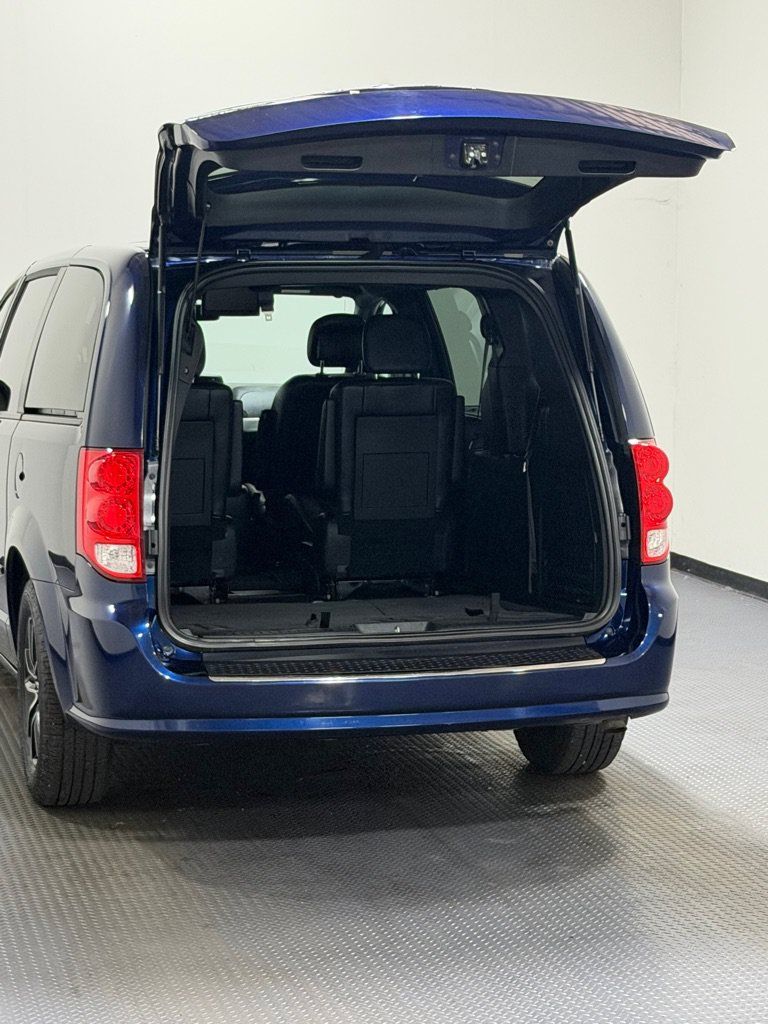 Used 2017 Dodge Grand Caravan GT FWD image 14