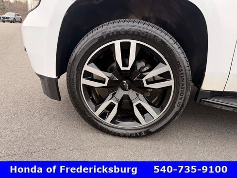 Used 2018 Chevrolet Suburban LT w/ Luxury Package image 11