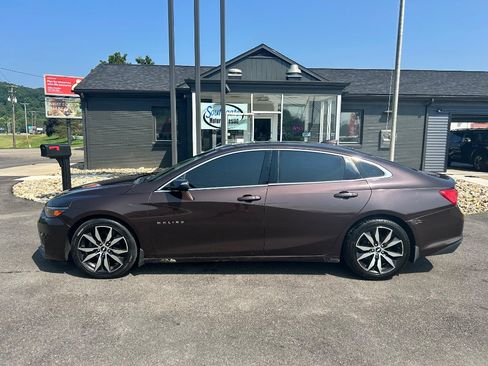 Used 2016 Chevrolet Malibu LT w/ Leather Package FWD image 16