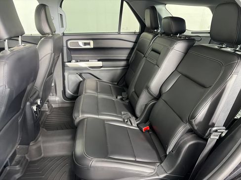 Used 2023 Ford Explorer XLT w/ Equipment Group 202A AWD/4WD image 13