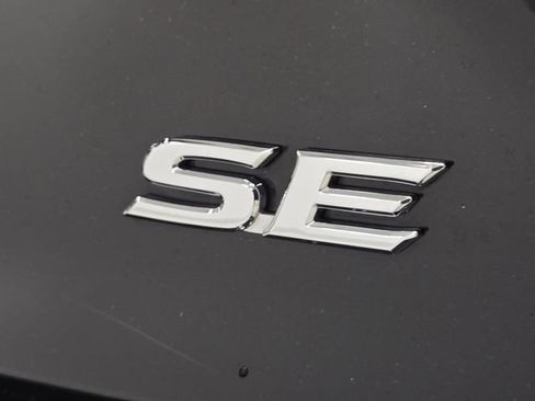 Used 2025 Toyota Camry SE w/ Convenience Package FWD image 6