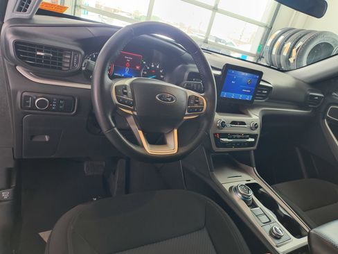 Used 2023 Ford Explorer XLT image 14