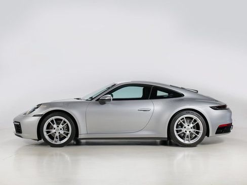 Used 2022 Porsche 911 Carrera RWD image 2