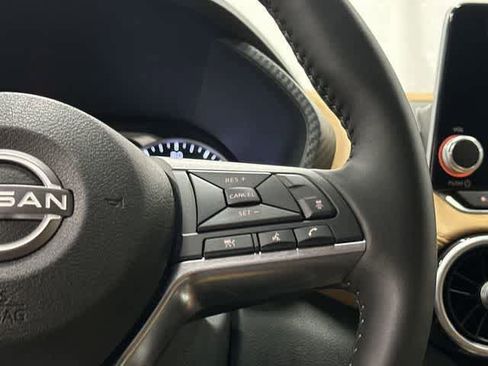 Used 2025 Nissan Sentra SV w/ SV Premium Package FWD image 18