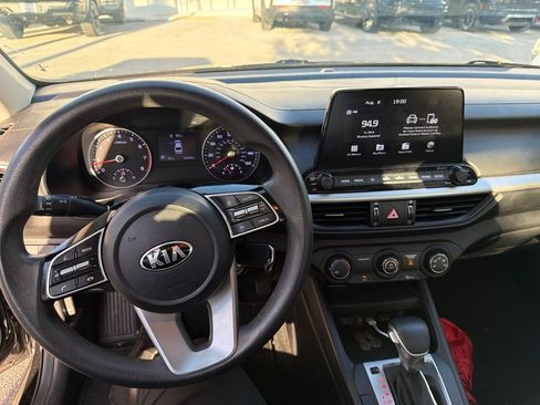 Used 2021 Kia Forte LXS FWD image 10
