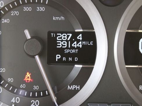Used 2012 Aston Martin Rapide RWD image 6