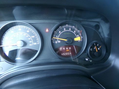 Used 2015 Jeep Patriot Latitude w/ All Weather Capability Group AWD/4WD image 13