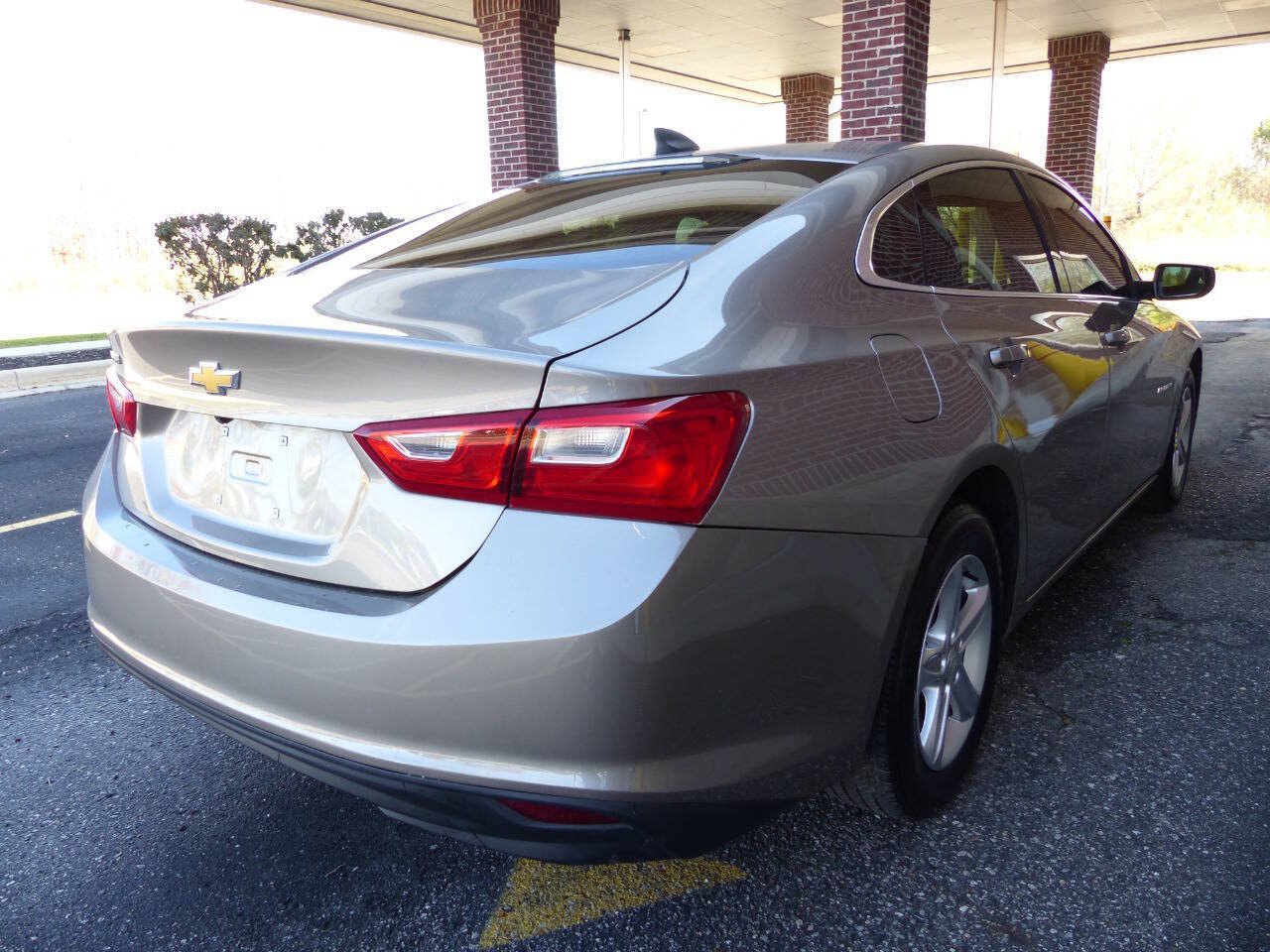 Used 2022 Chevrolet Malibu LS FWD image 10