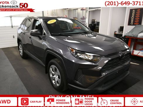 Used 2022 Toyota RAV4 LE AWD/4WD image 1