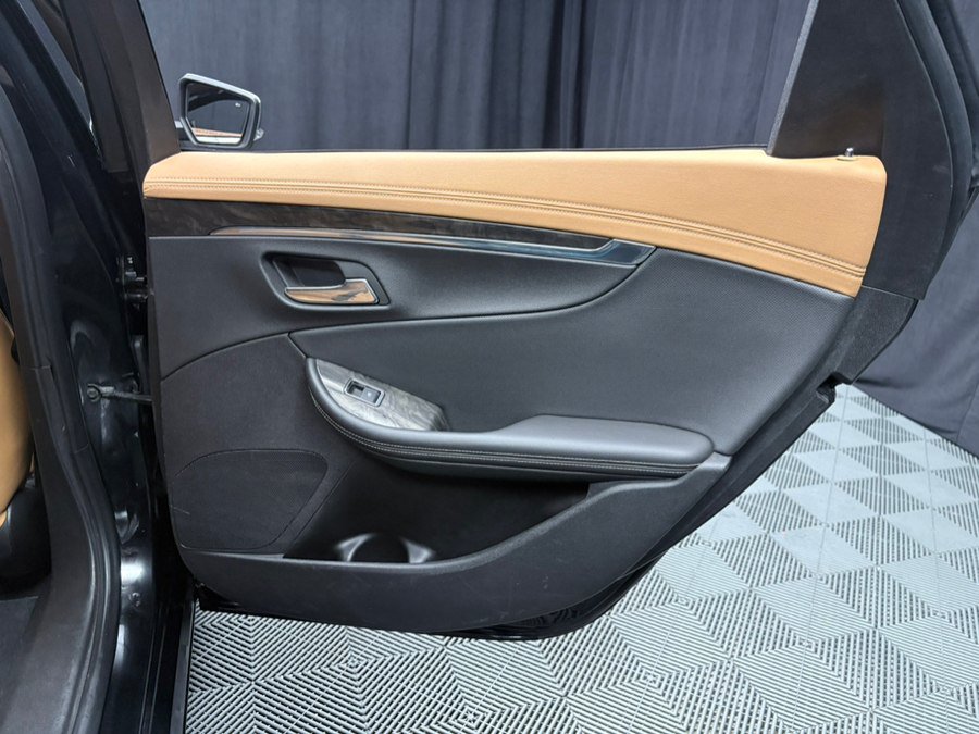 Used 2015 Chevrolet Impala LTZ FWD image 24