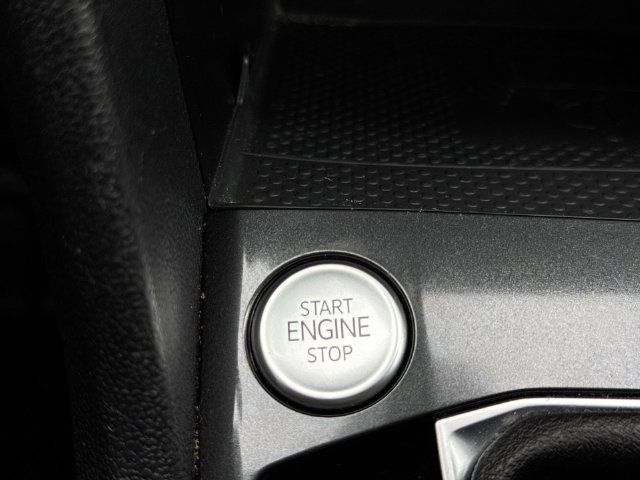 Used 2022 Volkswagen Tiguan SE R-Line AWD/4WD image 16