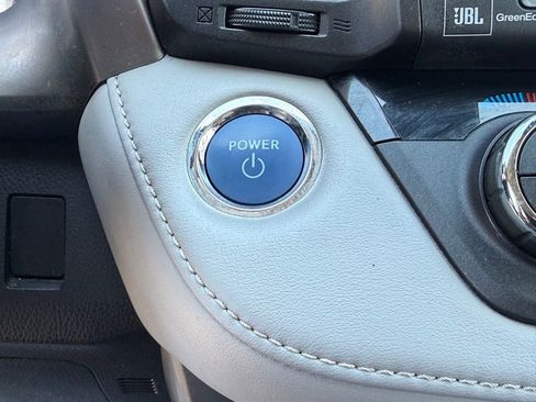 Used 2017 Toyota RAV4 Limited image 32