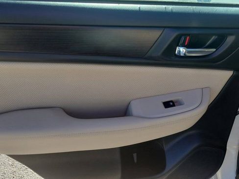 Used 2017 Subaru Legacy 2.5i Limited image 10