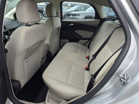 Used 2015 Ford Focus SE w/ SE Cold Weather Package image 9