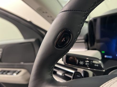 New 2026 Lincoln Aviator AWD image 18