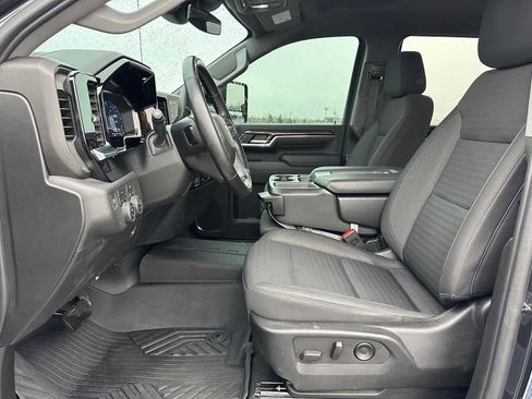 Used 2024 Chevrolet Silverado 2500 LT image 20