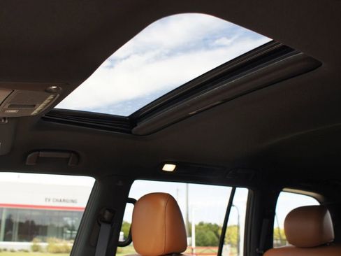 Used 2024 INFINITI QX80 Sensory w/ Cargo Package image 6