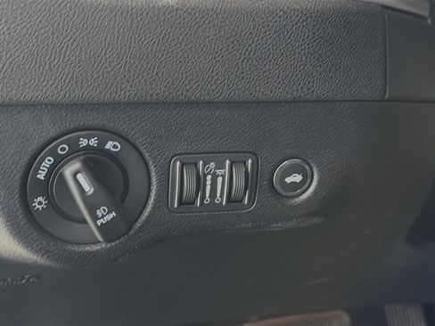 Used 2021 Dodge Charger SXT AWD/4WD image 12