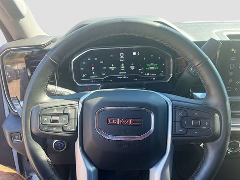 Used 2023 GMC Sierra 1500 SLT w/ X31 Off-Road Package AWD/4WD image 11