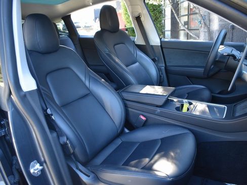 Used 2022 Tesla Model Y Performance image 28