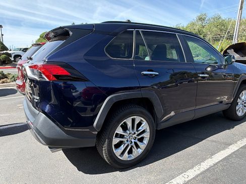 Certified 2019 Toyota RAV4 Limited AWD/4WD image 2
