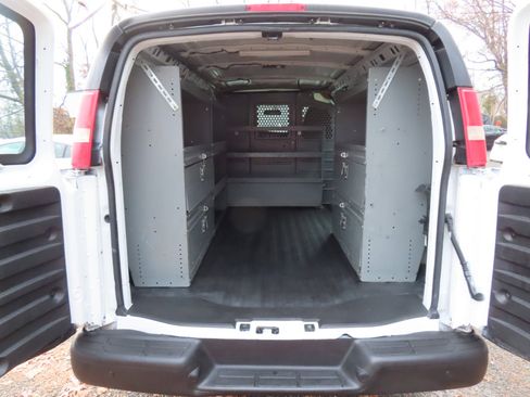 Used 2015 Chevrolet Express 2500 image 13