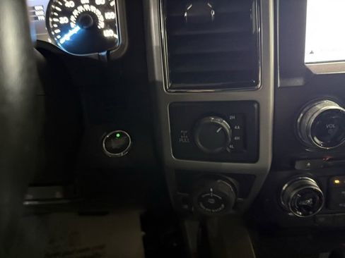 Used 2017 Ford F150 Lariat image 18