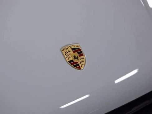 Certified 2025 Porsche Macan image 34