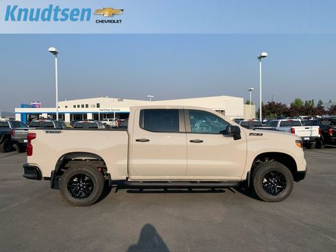 Used 2026 Chevrolet Silverado 1500 Custom Trail Boss w/ Dark Appearance Package AWD/4WD image 8