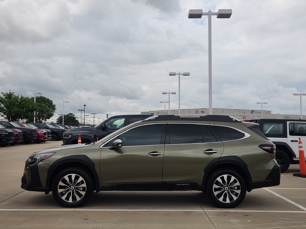 Used 2025 Subaru Outback Touring XT AWD/4WD image 4
