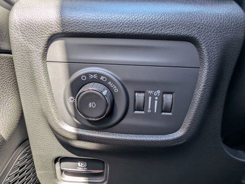 New 2025 Jeep Grand Cherokee Limited image 34