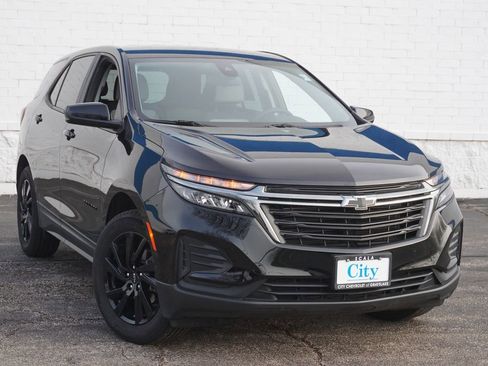 Used 2024 Chevrolet Equinox LS w/ LS Convenience Package image 4