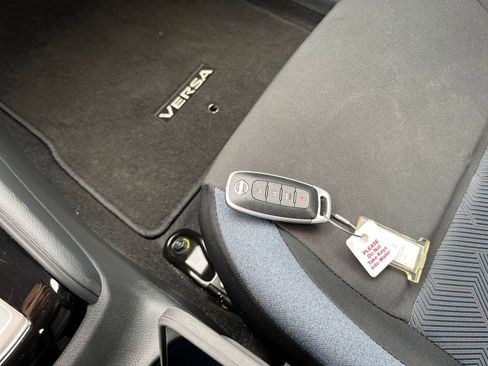 Used 2025 Nissan Versa SV image 18