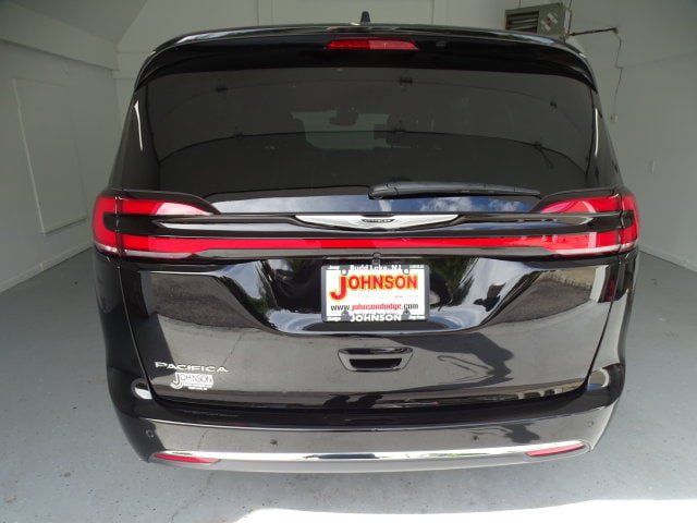 Certified 2026 Chrysler Pacifica Select FWD image 20