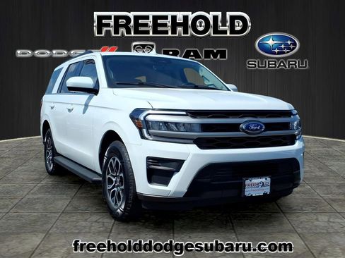 Used 2024 Ford Expedition XLT RWD image 1