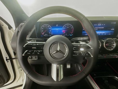 Certified 2025 Mercedes-Benz GLA 250 4MATIC image 11