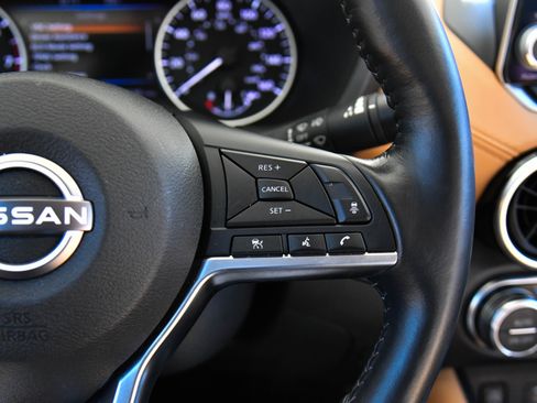 Used 2025 Nissan Sentra SV w/ SV Premium Package image 32