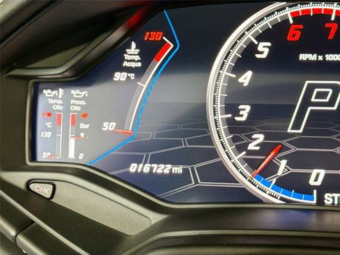 Used 2020 Lamborghini Huracan EVO image 15