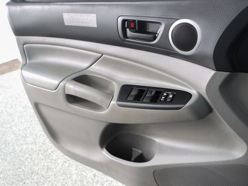 Used 2015 Toyota Tacoma TRD OFF ROAD 4X4 image 23