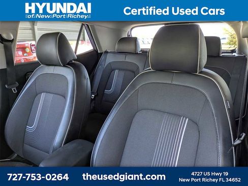 Certified 2023 Hyundai Venue Limited w/ Cargo Package image 7