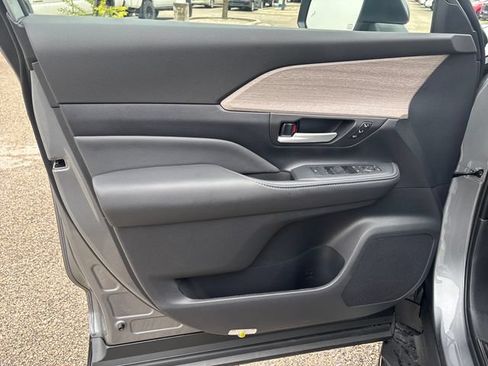 New 2026 Toyota Grand Highlander AWD image 31