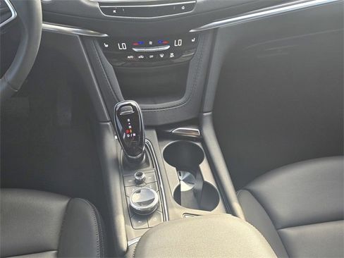 Used 2024 Cadillac XT5 Luxury image 17