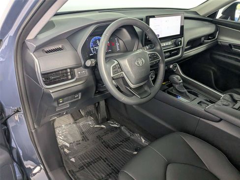 Certified 2024 Toyota Grand Highlander FWD image 12